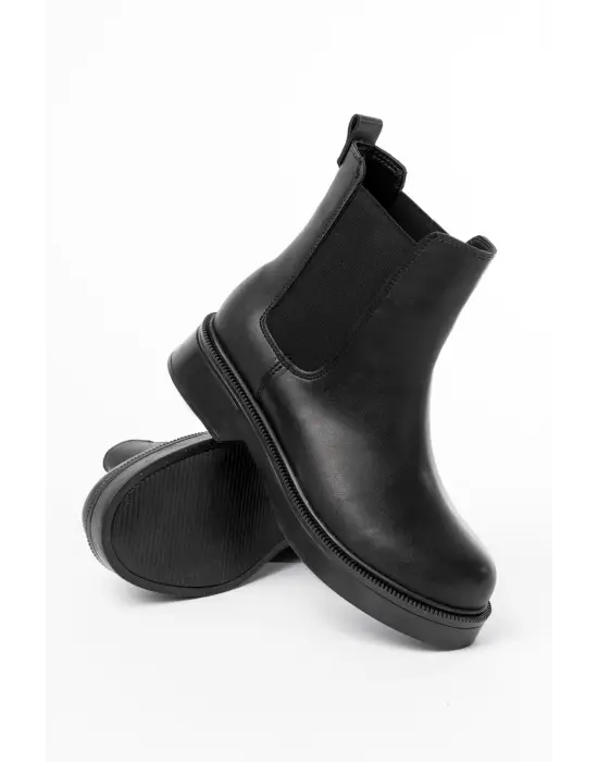 Siyah Lastikli Günlük Kadın Bot