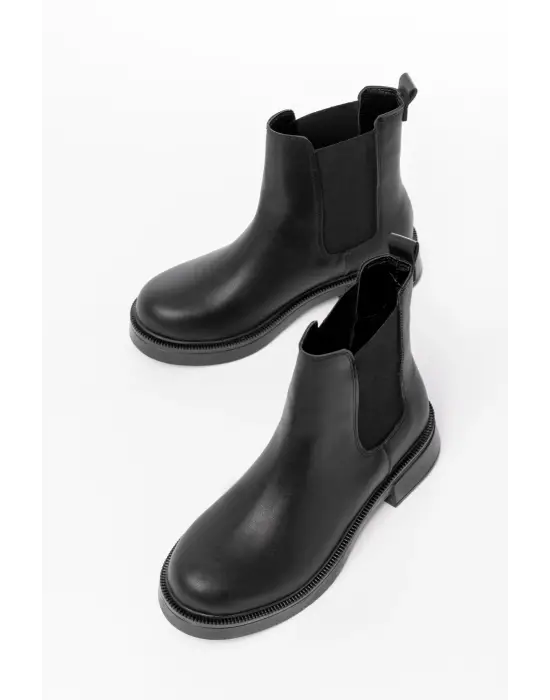 Siyah Lastikli Günlük Kadın Bot