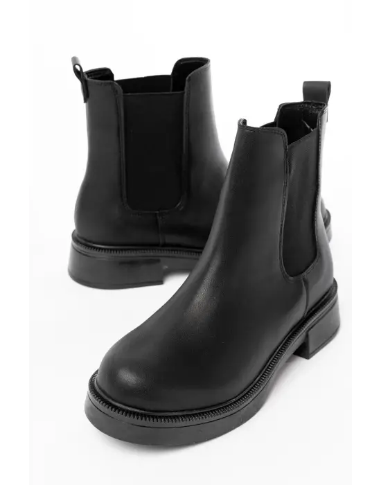 Siyah Lastikli Günlük Kadın Bot