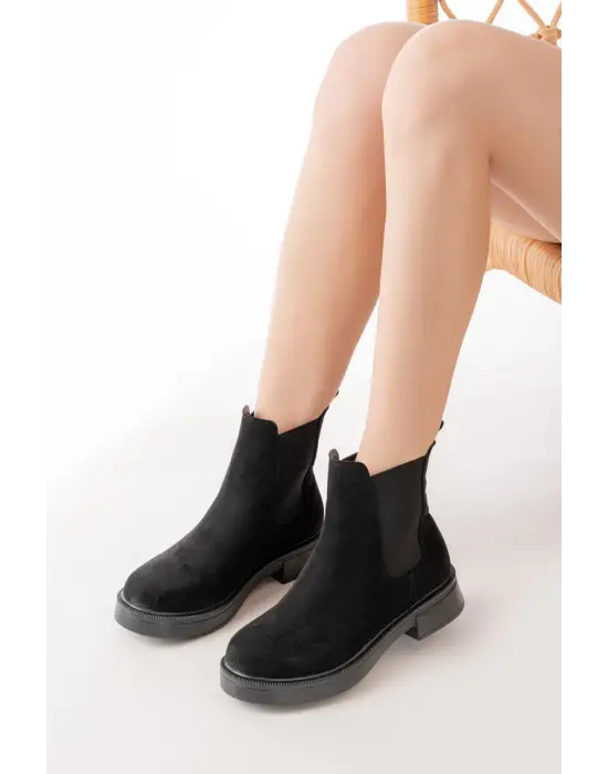 Siyah Süet Lastikli Günlük Kadın Bot