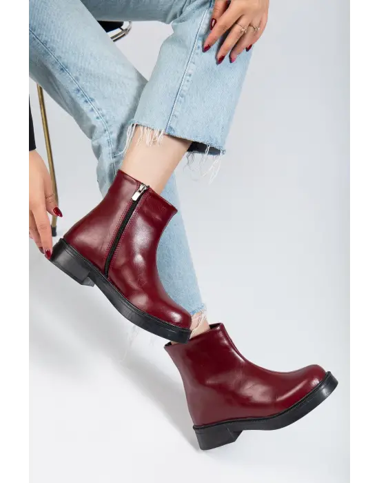 02-3033 Bordo Kırışık Rugan Fermuarlı Günlük Kadın Bot