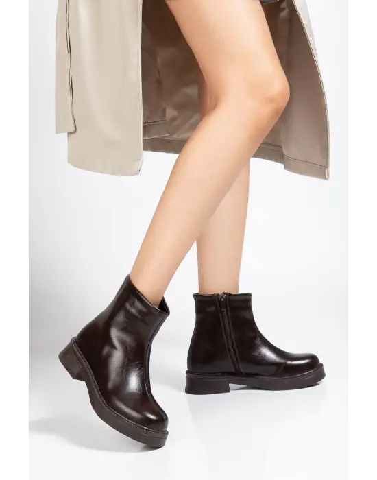 02-3033 Kahve Kırışık Rugan Fermuarlı Günlük Kadın Bot