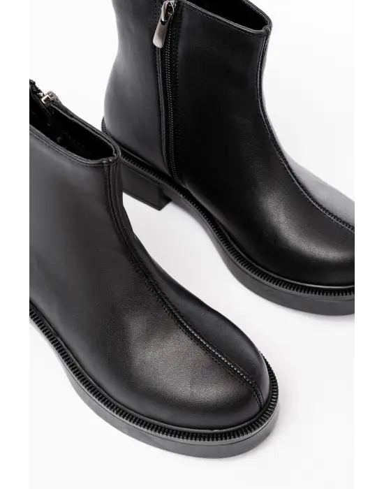 Siyah Fermuarlı Günlük Kadın Bot