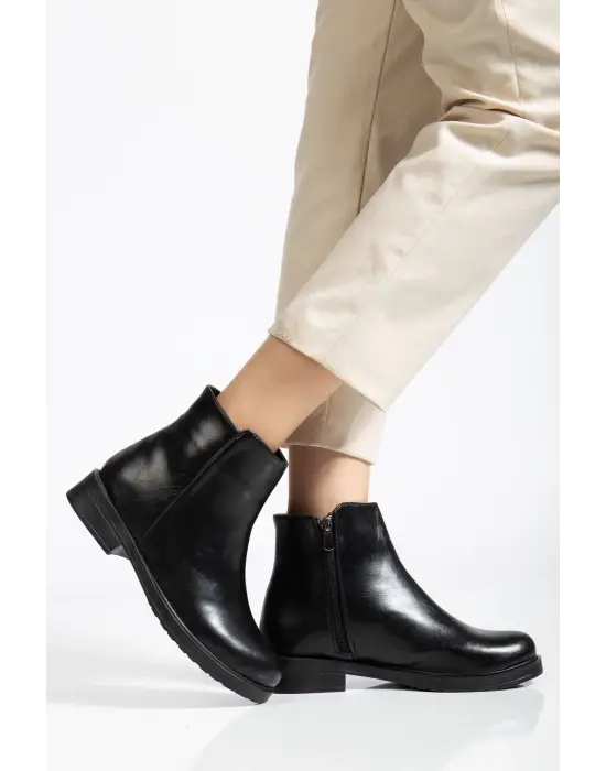 02-3033 Siyah Kırışık Rugan Fermuarlı Günlük Kadın Bot