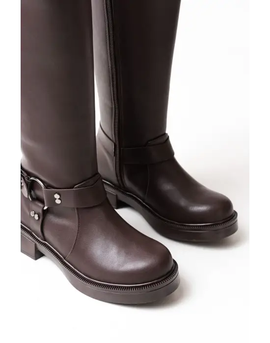 Kahverengi Toka Aksesuarlı Fermuarlı Günlük Kadın Çizme