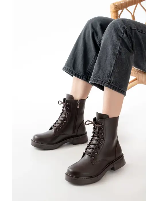 Kahve Düz Topuklu Bağcıklı Fermuarlı Günlük Kadın Bot