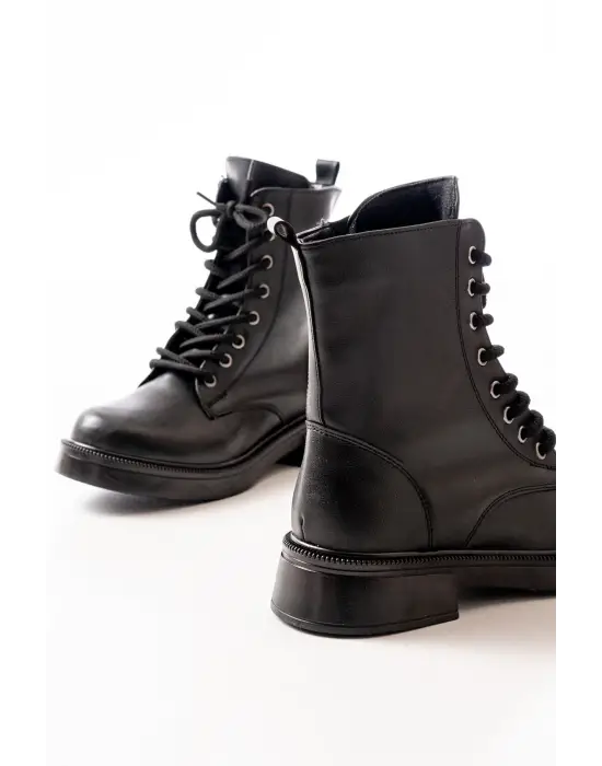 Siyah Düz Topuklu Bağcıklı Fermuarlı Günlük Kadın Bot