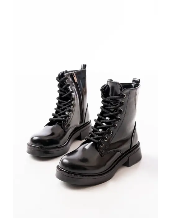 Siyah Rugan Düz Topuklu Bağcıklı Fermuarlı Günlük Kadın Bot