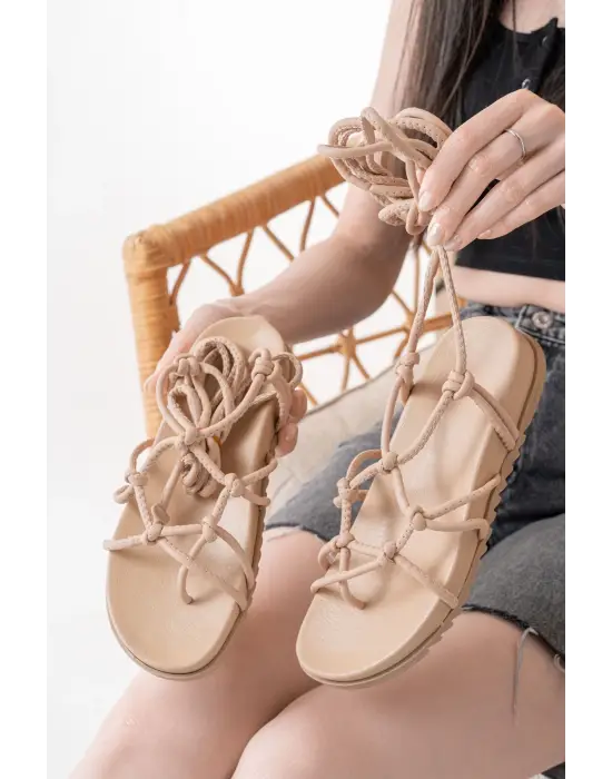 Nut Bilekten Bağcıklı Kadın Sandalet
