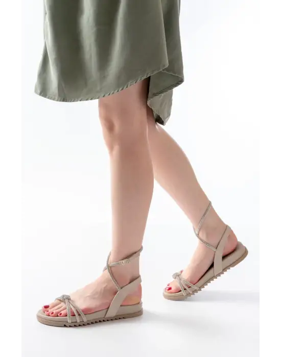 1001-1120 Bej Gümüş Taşlı Günlük Kadın Sandalet