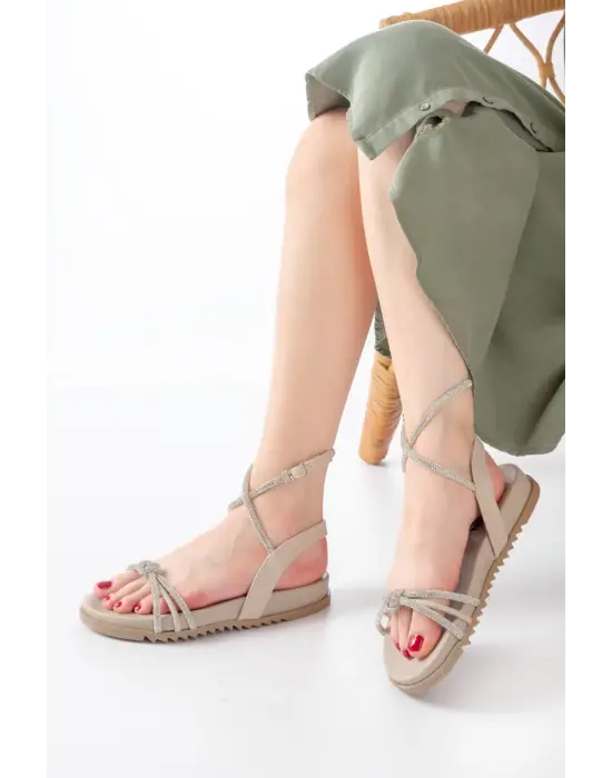 1001-1120 Bej Gümüş Taşlı Günlük Kadın Sandalet