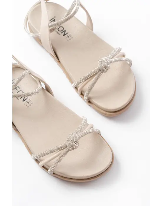 1001-1120 Bej Gümüş Taşlı Günlük Kadın Sandalet