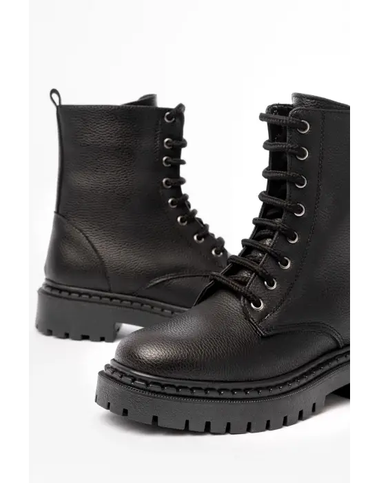 Siyah Luna Bağcıklı Fermuarlı Günlük Kadın Bot