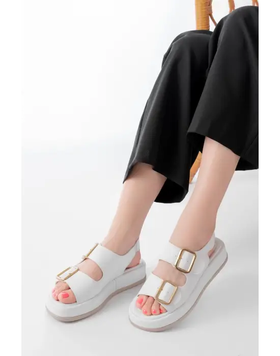 1187 Beyaz Dolgu Topuk Lastik Baretli  Kadın Sandalet