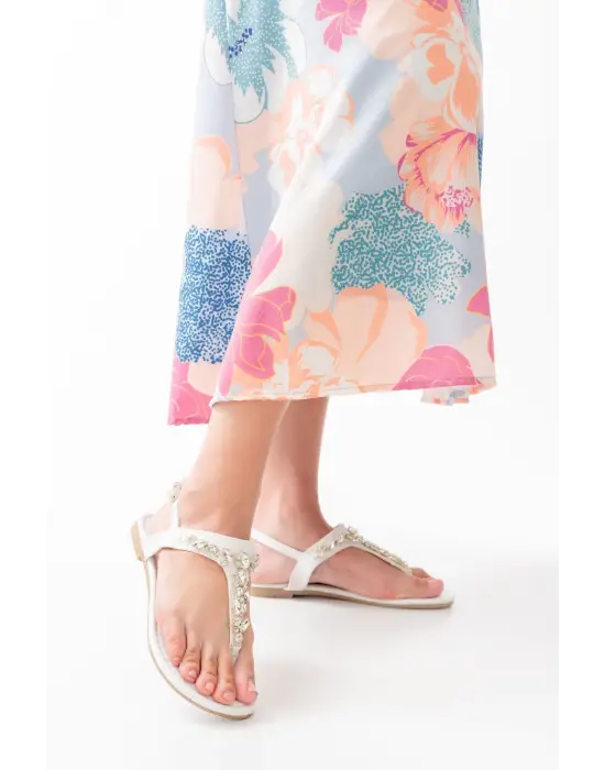 Beyaz Gümüş Taşlı Parmak Arası Kadın Sandalet