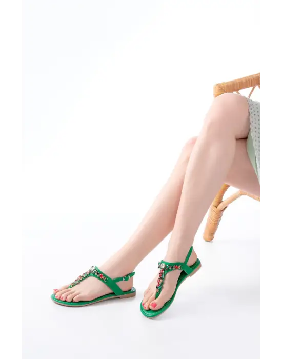 152-1110 Çimen Yeşili Multi Taşlı Parmak Arası Kadın Sandalet