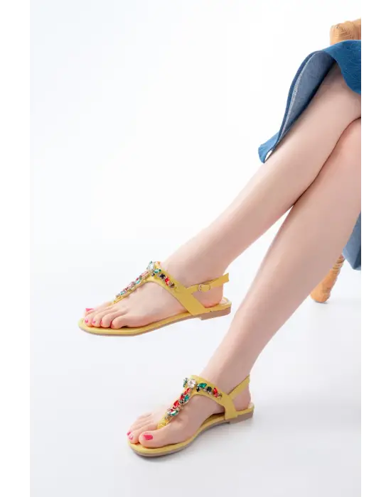 152-1110 Sarı Multi Taşlı Parmak Arası Kadın Sandalet