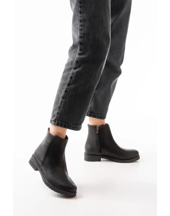 Siyah Fermuarlı Günlük Kadın Bot