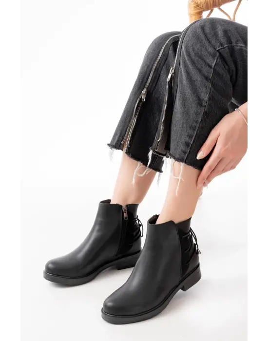 Siyah Arka Bağcık Aksesuarlı Fermuarlı Günlük Kadın Bot
