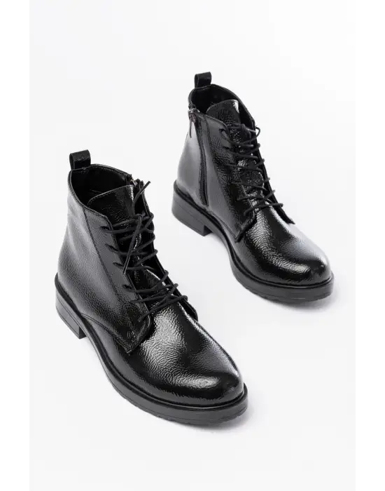 Siyah Rugan Bağcıklı Fermuarlı Günlük Kadın Bot