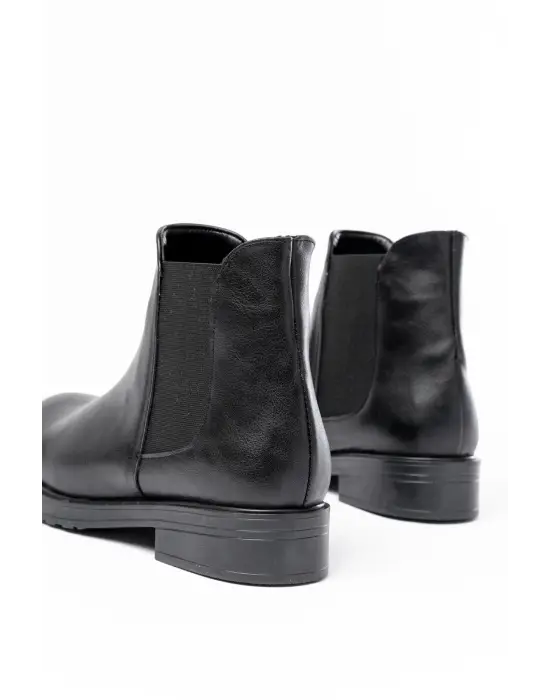 Siyah Lastikli Günlük Kadın Bot