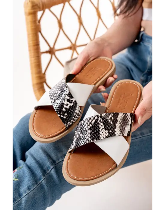 Beyaz Ortopedik Hakiki Deri Çapraz Bantlı Kadın Terlik