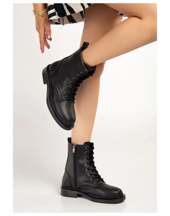 Siyah Bağcıklı Fermuarlı Günlük Kadın Bot