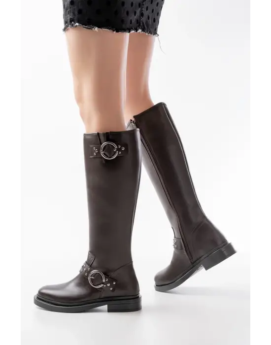 2024-3004 Kahverengi Toka Aksesuarlı Lastikli Fermuarlı Günlük Kadın Çizme