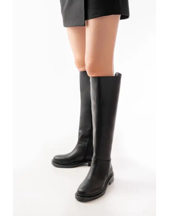 2024-3007 Siyah Fermuarlı Günlük Kadın Çizme