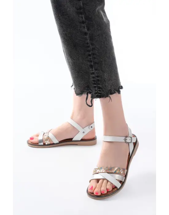 205-015 Beyaz Garni Ortopedik Hakiki Deri Dolgu Kadın Sandalet