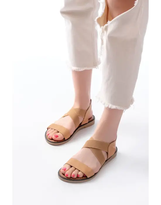 205-04 Bej Tek Bantlı Lastikli Hakiki Deri Ortopedik Taban Kadın Sandalet