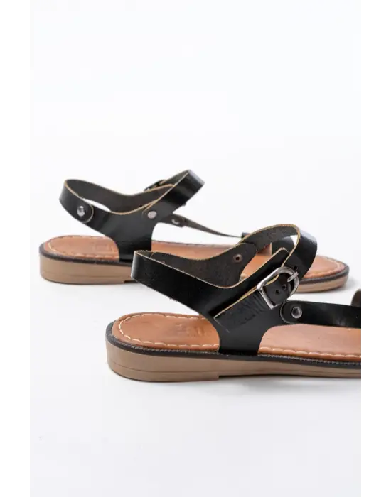 205-090 Siyah Hakiki Deri Tokalı Kadın Sandalet