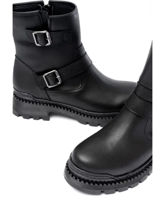 Siyah Tokalı Düz Topuklu Tokalı Fermuarlı Günlük Kadın Bot