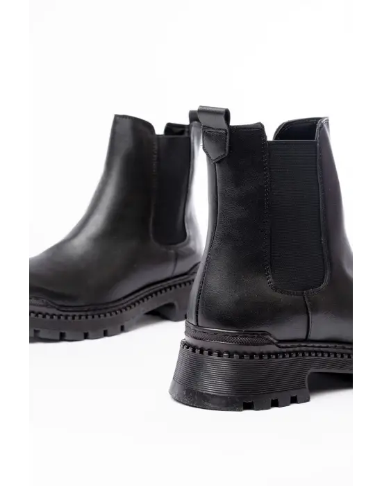 Siyah Lastikli Günlük Kadın Bot