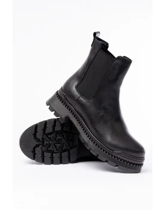 Siyah Lastikli Günlük Kadın Bot