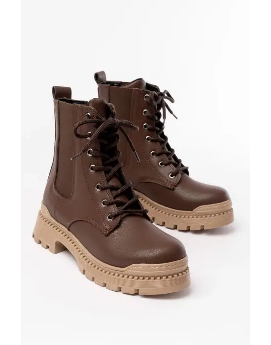 Kahverengi Düz Topuklu Bağcıklı Lastikli Günlük Kadın Bot