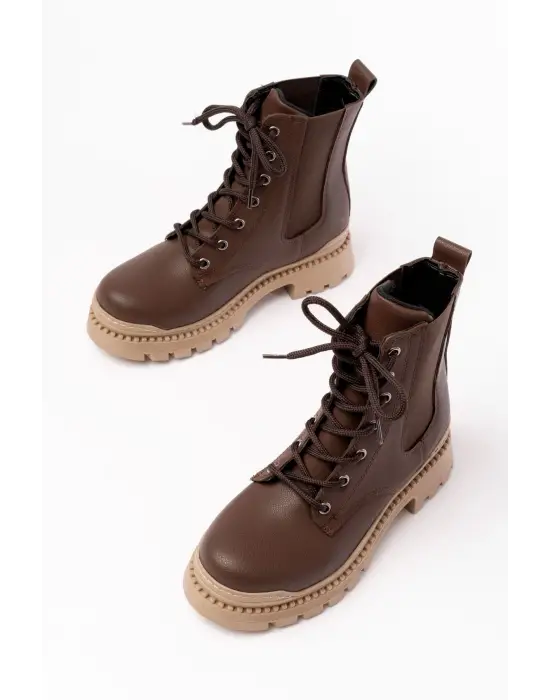 Kahverengi Düz Topuklu Bağcıklı Lastikli Günlük Kadın Bot