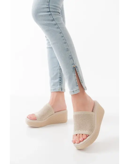 Bej Triko Günlük Ortopedik Dolgu Topuk Kadın Terlik