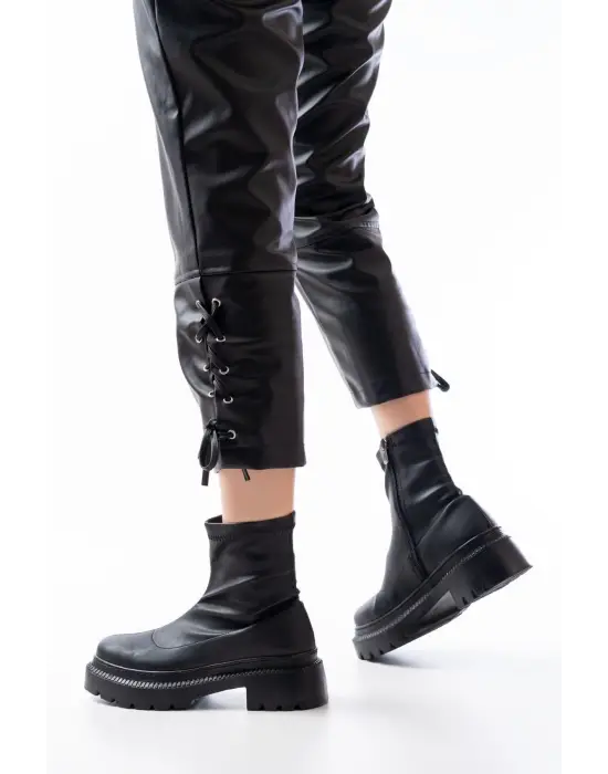 Siyah Streç Fermuarlı Günlük Kadın Bot