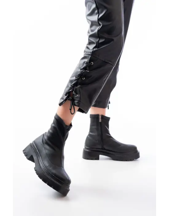 Siyah Streç Fermuarlı Günlük Kadın Bot