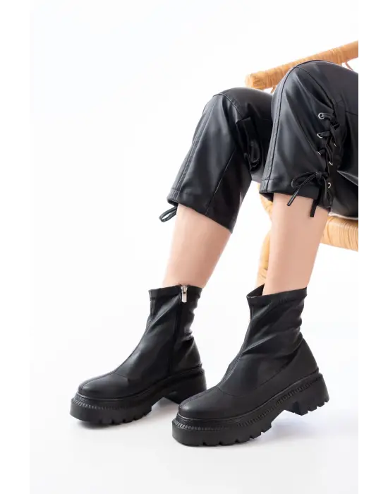 Siyah Streç Fermuarlı Günlük Kadın Bot