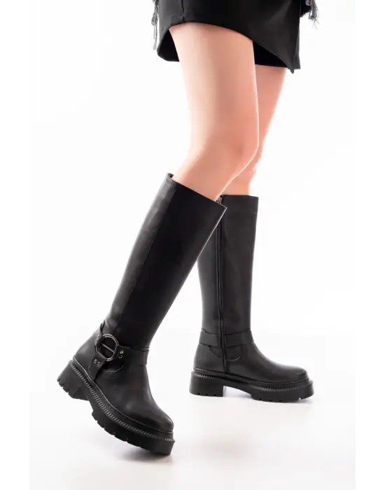 Siyah Fermuarlı Günlük Kadın Çizme