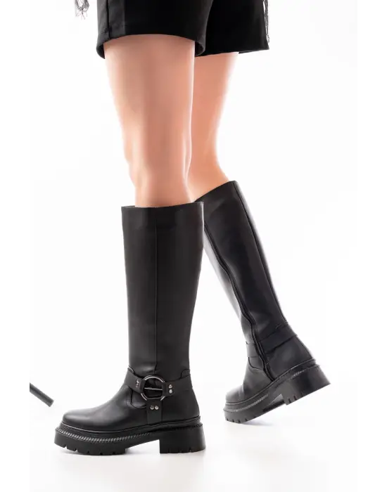 Siyah Fermuarlı Günlük Kadın Çizme