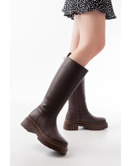 Kahverengi Fermuarlı Günlük Kadın Çizme