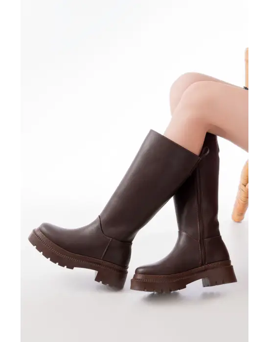 Kahverengi Fermuarlı Günlük Kadın Çizme
