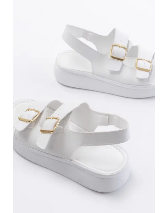 Beyaz Günlük Dolgu Topuk Toka Aksesuarlı Kadın Sandalet