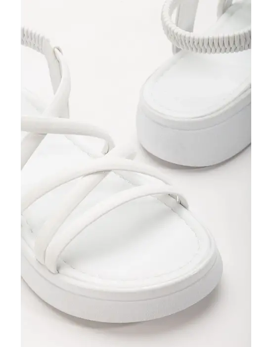 24413-841 Beyaz Dolgu Topuk Kadın Sandalet