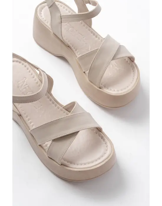 24414-1005 Bej Günlük Çapraz Dolgu Topuk Kadın Sandalet