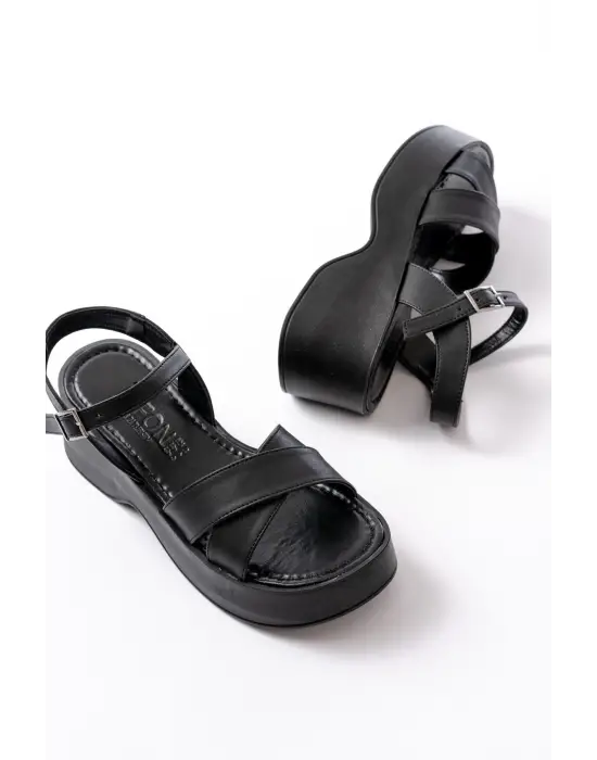 24414-1005 Siyah Günlük Çapraz Dolgu Topuk Kadın Sandalet