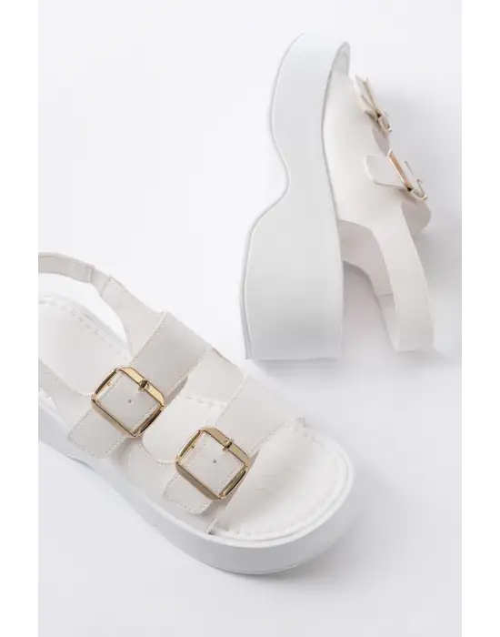24414-572 Beyaz Tokalı  Günlük Dolgu Topuk Kadın Sandalet
